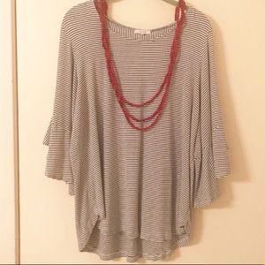 EUC Bell sleeve Top